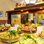 Ringhotel Warnemuender Hof 4*