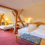Ringhotel Warnemuender Hof Otel 4*