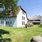Ringhotel Warnemuender Hof 4*