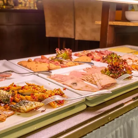 Ringhotel Warnemuender Hof 4*