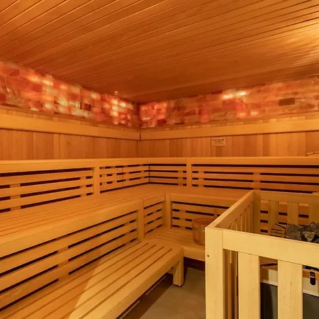Ringhotel Warnemuender Hof מלון 4*