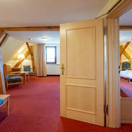 Ringhotel Warnemuender Hof רוסטוק