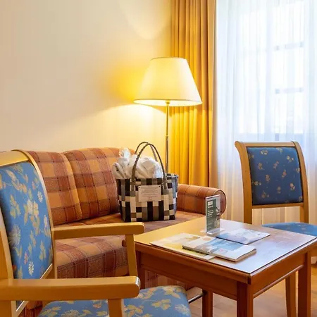 Ringhotel Warnemuender Hof 4* רוסטוק