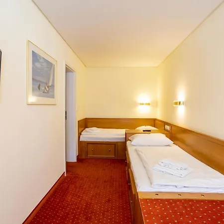 Ringhotel Warnemuender Hof 4*
