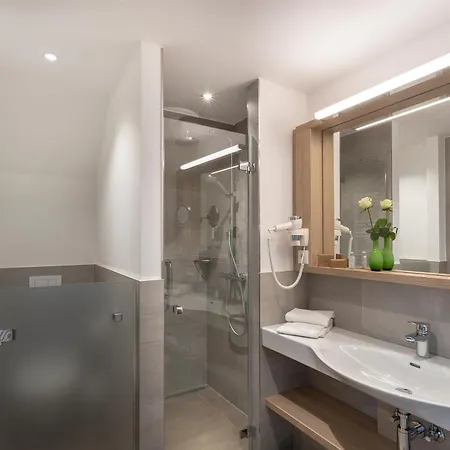 Ringhotel Warnemuender Hof Otel