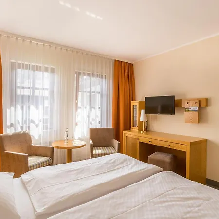 Ringhotel Warnemuender Hof 4* רוסטוק