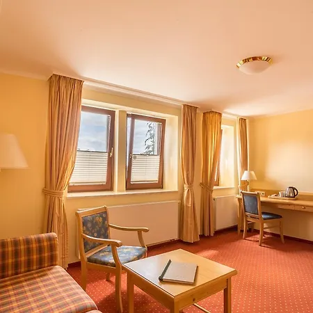 Ringhotel Warnemuender Hof 4* רוסטוק