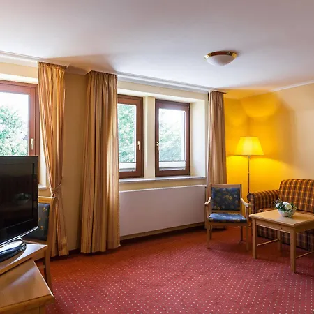 מלון Ringhotel Warnemuender Hof