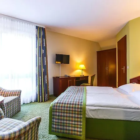 מלון Ringhotel Warnemuender Hof 4*