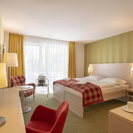 Ringhotel Warnemuender Hof מלון 4*