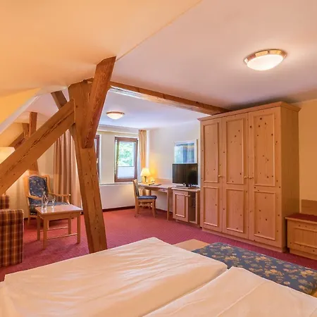 Ringhotel Warnemuender Hof 4* רוסטוק