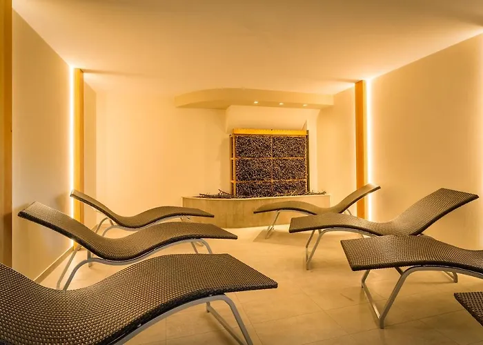 Ringhotel Warnemuender Hof מלון 4*