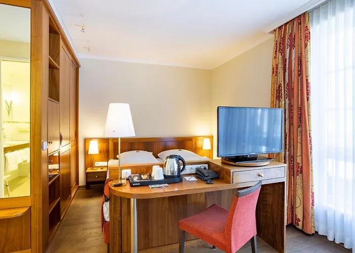 Ringhotel Warnemuender Hof 4* רוסטוק