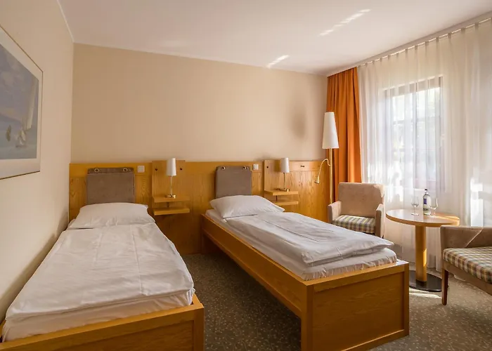 Ringhotel Warnemuender Hof מלון