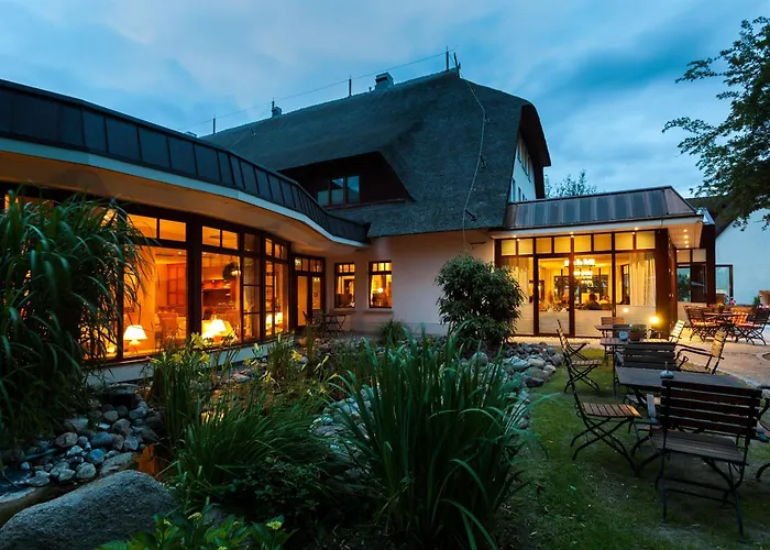 Ringhotel Warnemuender Hof מלון 4*